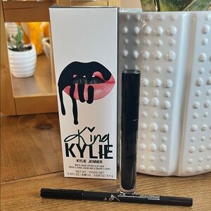 Kylie Cosmetics King Kylie Lip Kit - Dead of Knight black